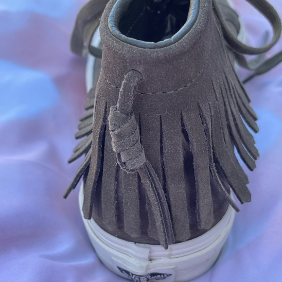 Vans Women’s Sk8-hi Moc Suede With Fringe - Picture 7 of 16